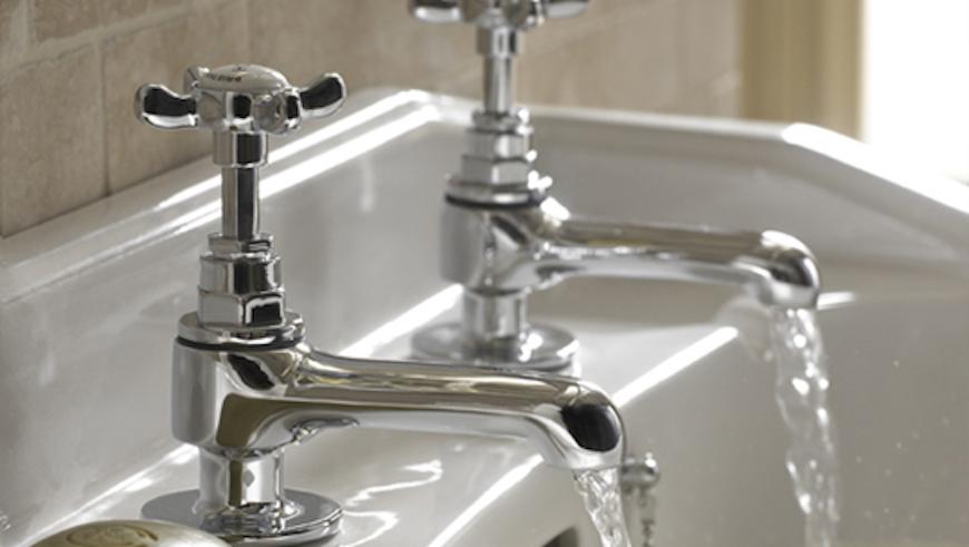 cost of replacing bathroom sink taps
