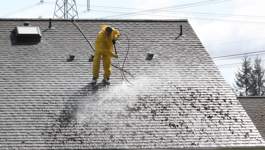pressure washing roof clean