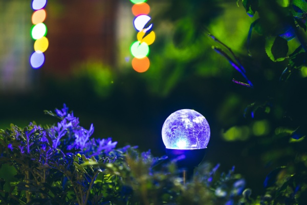 solar garden lights